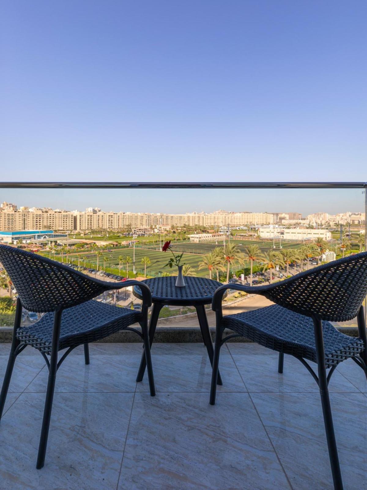 Mirage Hotel & Conference Center Alexandria Exterior foto View from the balcony of a suite at the hotel